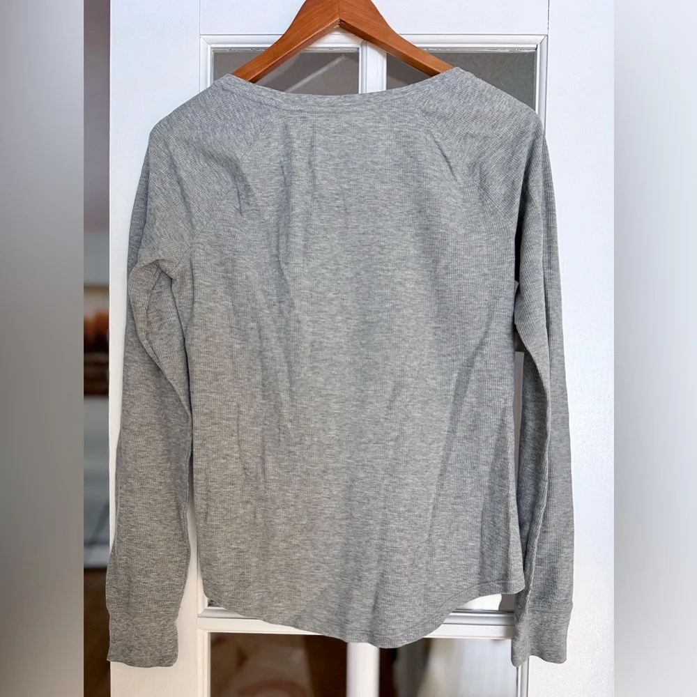 Victoria Secret Pink Logo Sleep Thermal Shirt, Grey Size Large - Picture 2 of 4